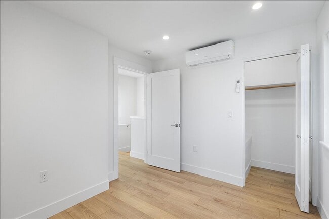 Building Photo - 1012 Broadway