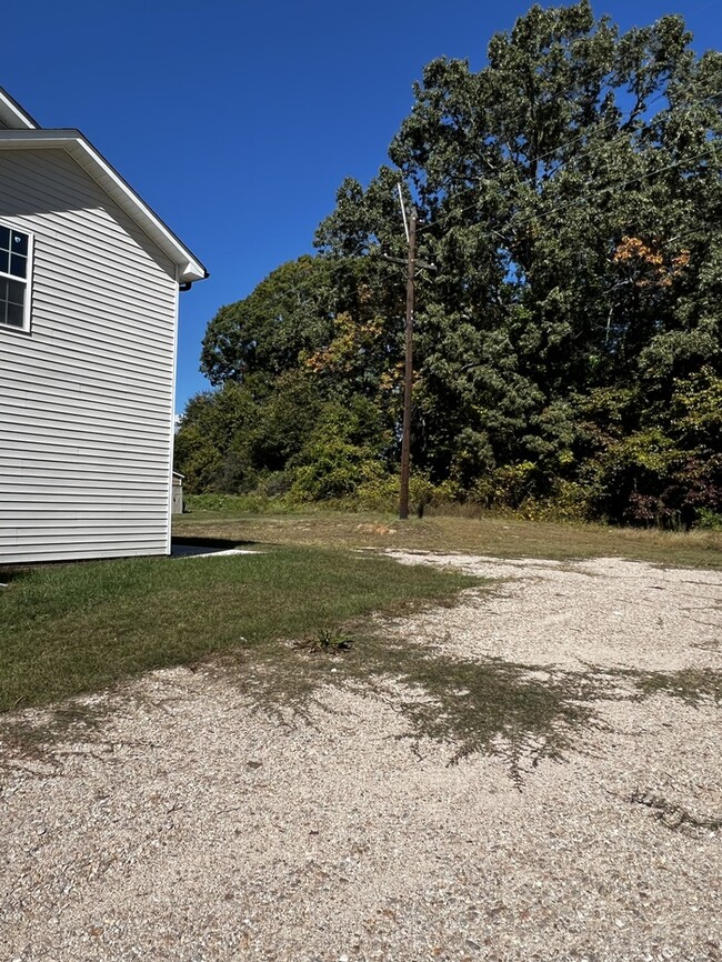 Building Photo - 513 E Mills Dr