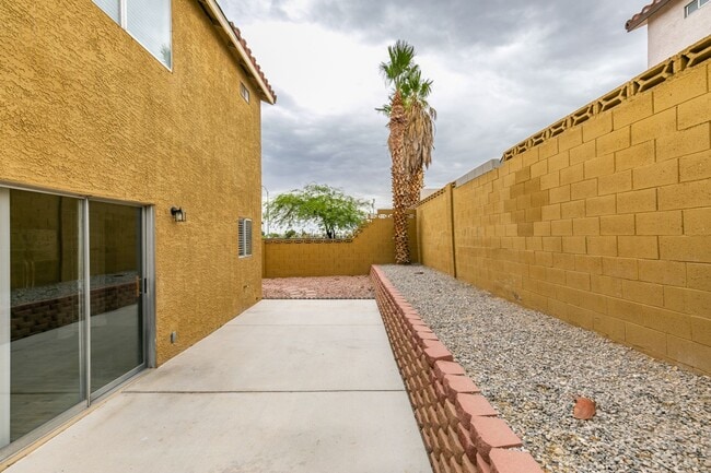 Building Photo - Upgraded 3bedroom house near Buffalo and Washington with easy access to Summerlin Pkwy.