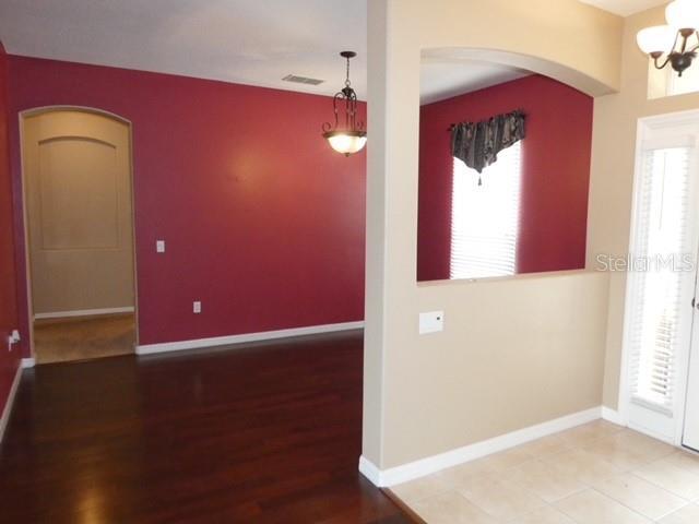 Building Photo - 2630 Lookout Ln