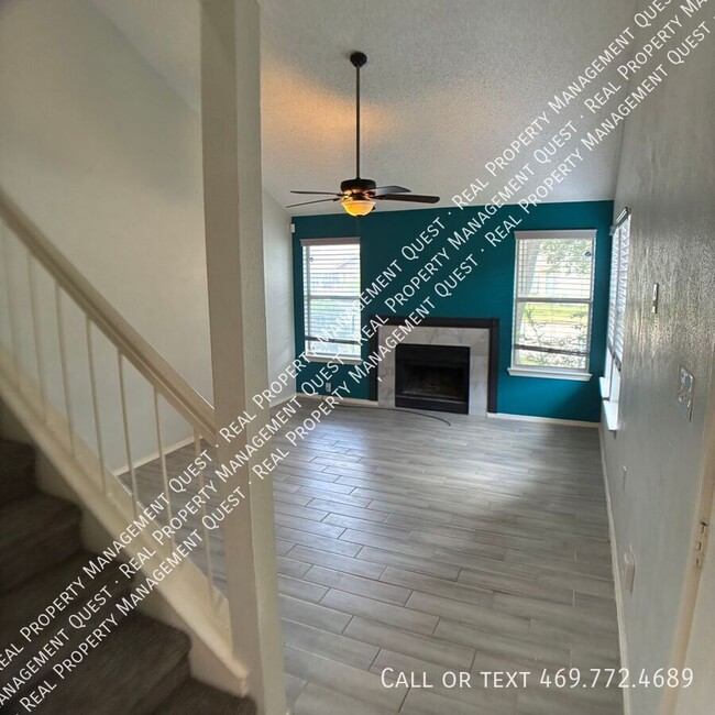 Building Photo - 10631 Wessex Dr