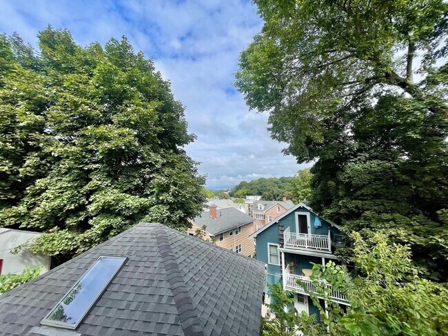 Building Photo - 51 Breck Ave