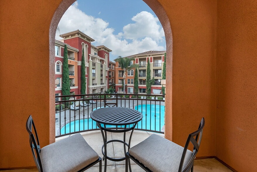 Building Photo - Renaissance at Uptown Orange