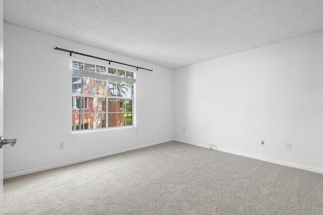 Building Photo - 1345 Crystal Way