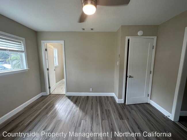 Building Photo - 3 br, 2 bath House - 2201 Eicher Ave