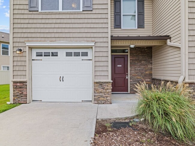 Building Photo - Boyington Place End Unit