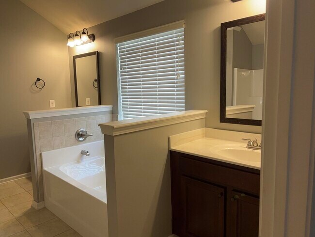 Building Photo - 3357 Grove Landing Cir