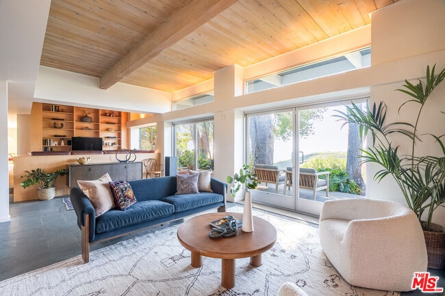 Building Photo - 16798 Charmel Ln