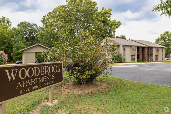 Building Photo - Woodbrook Apartments I & II