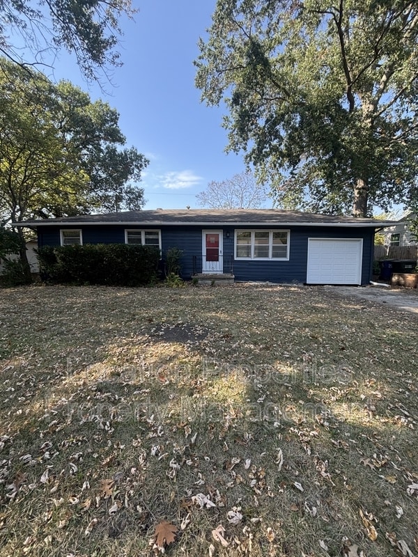 Building Photo - 2127 Mitchell St