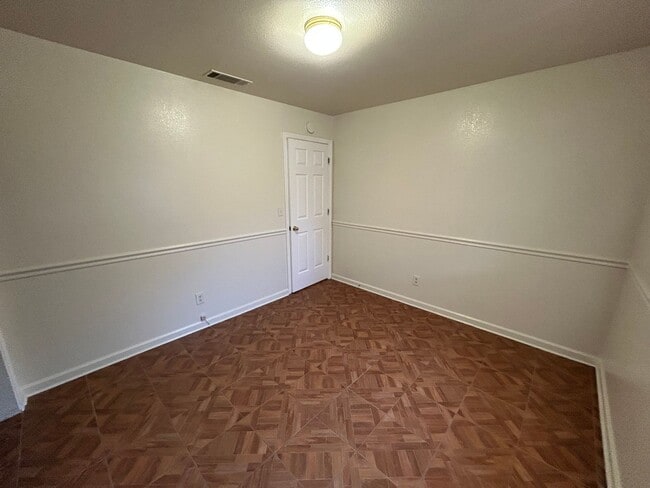 Building Photo - 3 Bedroom Home for Rent in Anderson CA | Large Family Room, 2 Car Garage, Pet Friendly