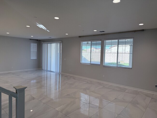 Building Photo - 31124 Hanover Ln