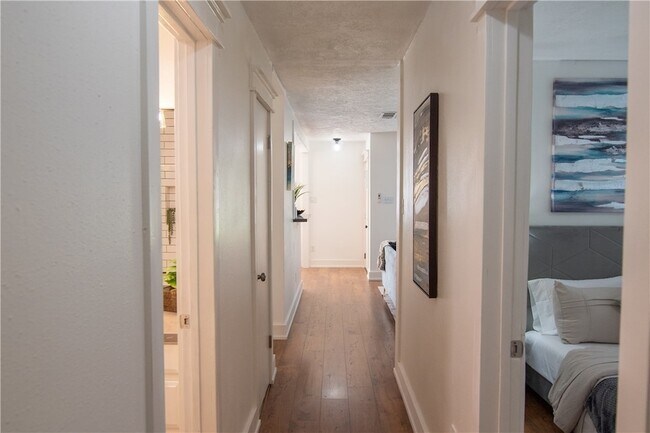 Building Photo - 3213 Heatherwood Dr