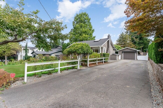 Building Photo - 3Bd/1.75Ba Kirkland Home