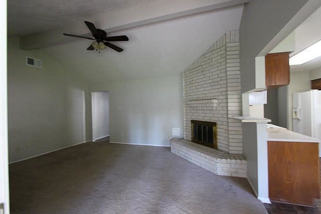 Building Photo - 4330 Maple Cross Dr