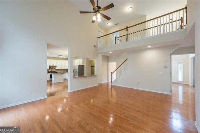 Building Photo - 2404 Gablewood Dr NE