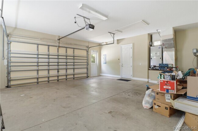 Building Photo - 3759 N Boxelder Way