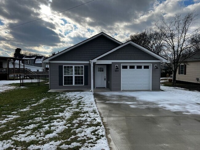 Primary Photo - Maryville 37804 - Brand new 3 bedroom, 2 b...