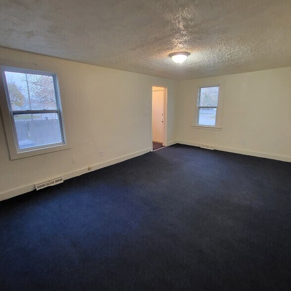 Building Photo - 1322 E Napier Ave