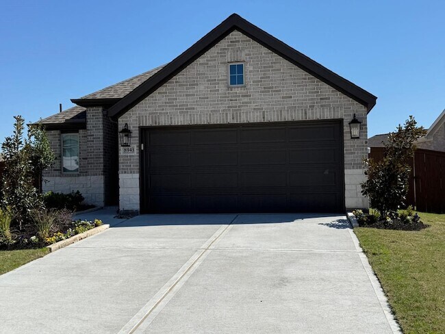 Building Photo - 8943 Red Wolf Pl