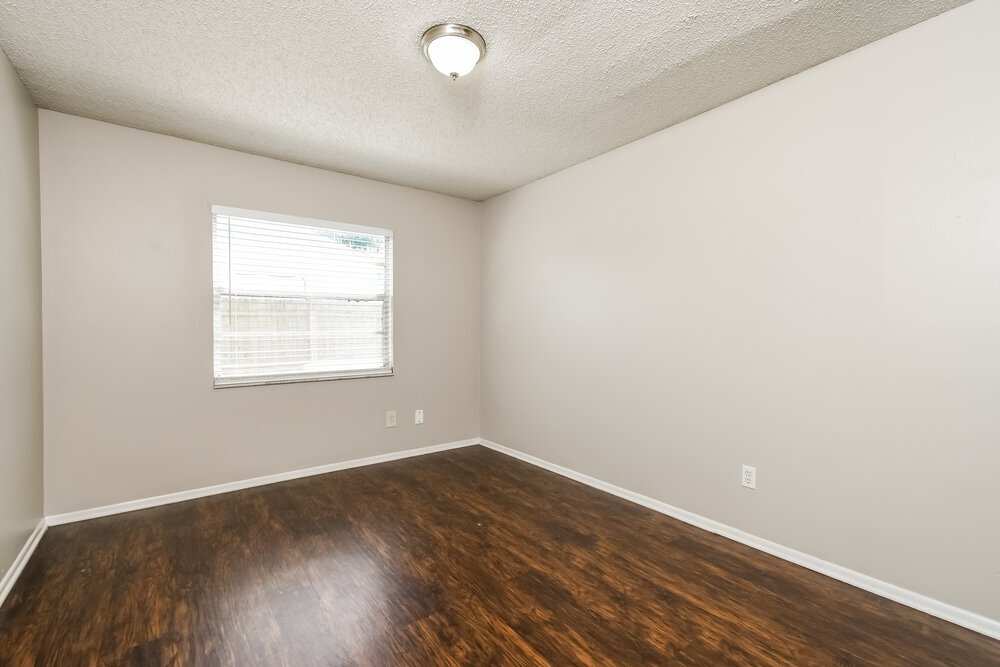 Building Photo - 409 Riverwoods Cir