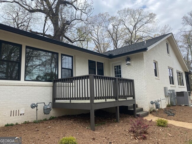 Building Photo - 1007 Vernon St