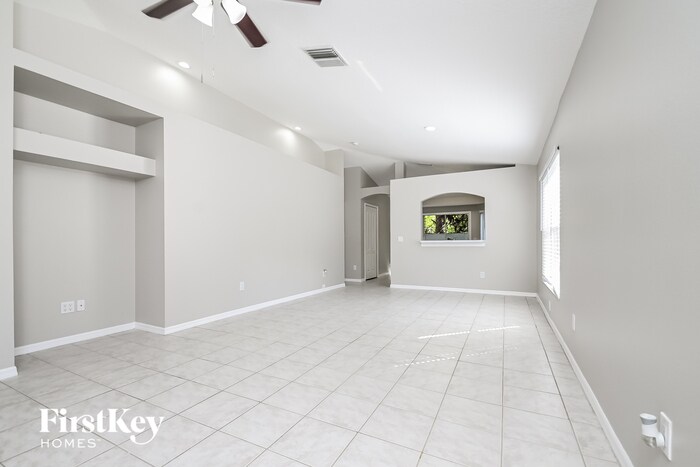 Building Photo - 8457 Quarter Horse Dr
