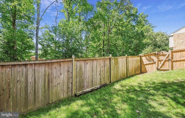 Building Photo - 7081 Leewood Forest Dr