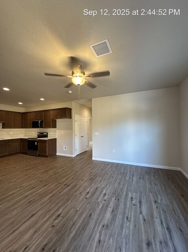 Building Photo - 4268