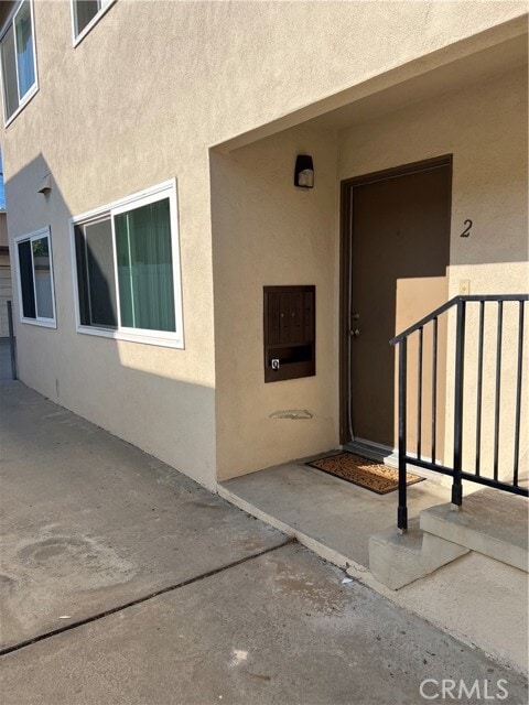 Building Photo - 3032 E 5th St