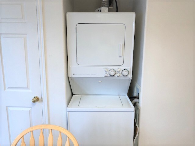 Washer & Dryer - 885 E 350 N