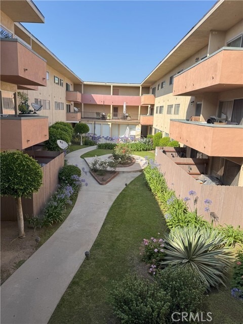 Building Photo - 805 Glenway Dr