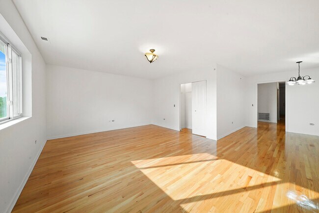 Building Photo - 13906 Central Park Ave