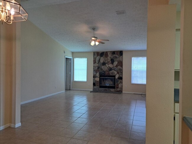 Building Photo - 7727 Betty Louise Dr