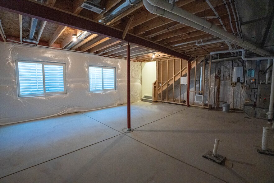 Building Photo - 280 Nighthawk St