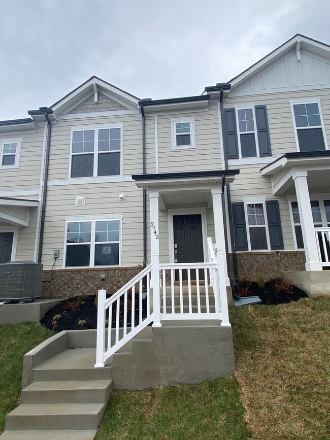 Building Photo - 3 bedroom 3 full baths