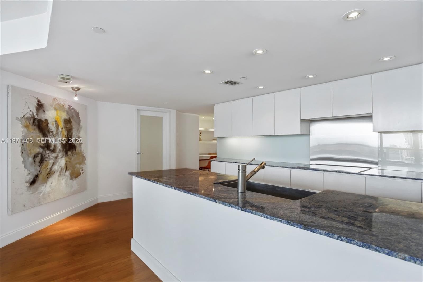 Building Photo - 1717 N Bayshore Dr