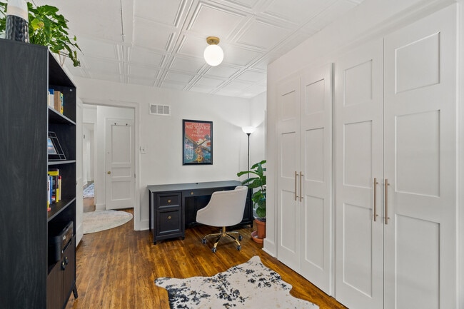 Building Photo - 113 Crestmere Ave