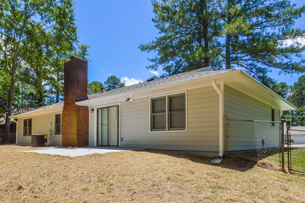 Building Photo - 796 Greenwood Trail SE