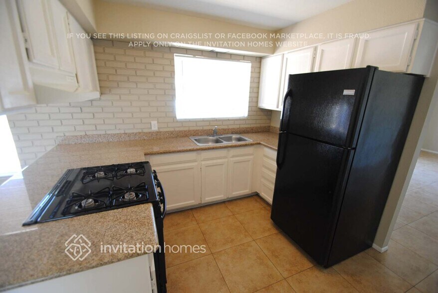 Building Photo - 5337 W Berkeley Rd