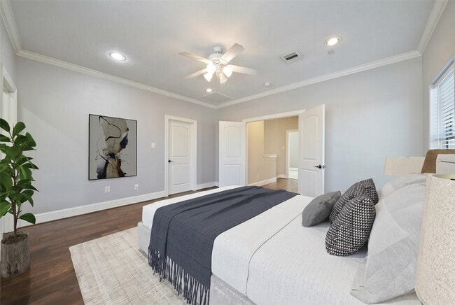 Building Photo - 835 Garden Oaks Trce