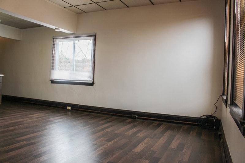 Building Photo - 838 Main St
