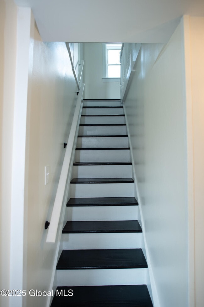 Building Photo - 798 NY-29