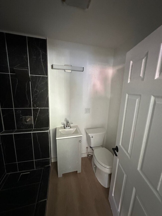 Building Photo - Cozy Santa Cruz Cottage