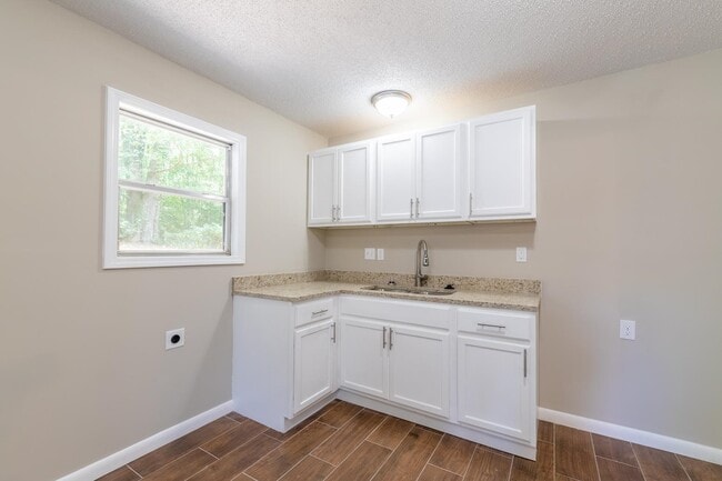 Building Photo - 4468 Tarleton Dr