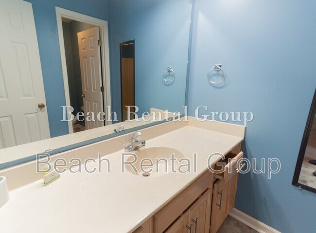 Building Photo - 4109 Pinehurst Cir