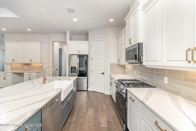 Building Photo - 2969 Avalonia Dr