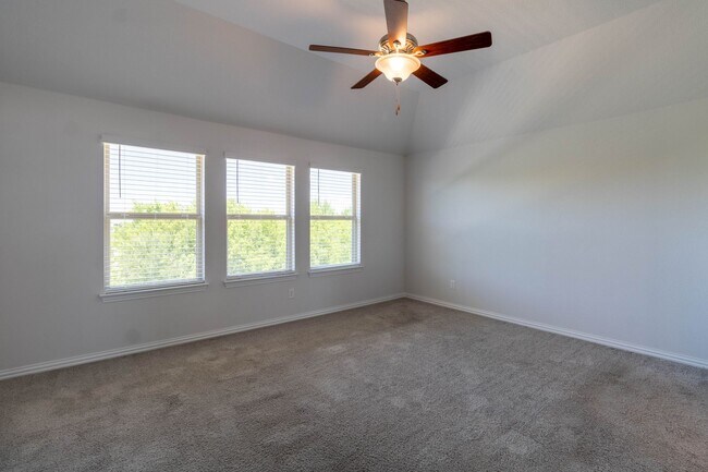 Building Photo - Stunning two story 4 bedroom with den and media/ game area in Pflugerville!