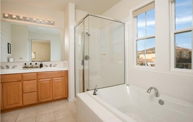 Building Photo - The Courtyards at Dublin Ranch Stunning Townhouse 3BD/2.5BA Spacious Floor Plan