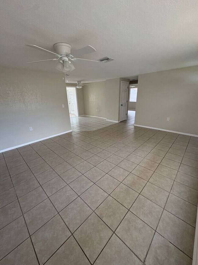 Building Photo - 4606 Eastwood Ln